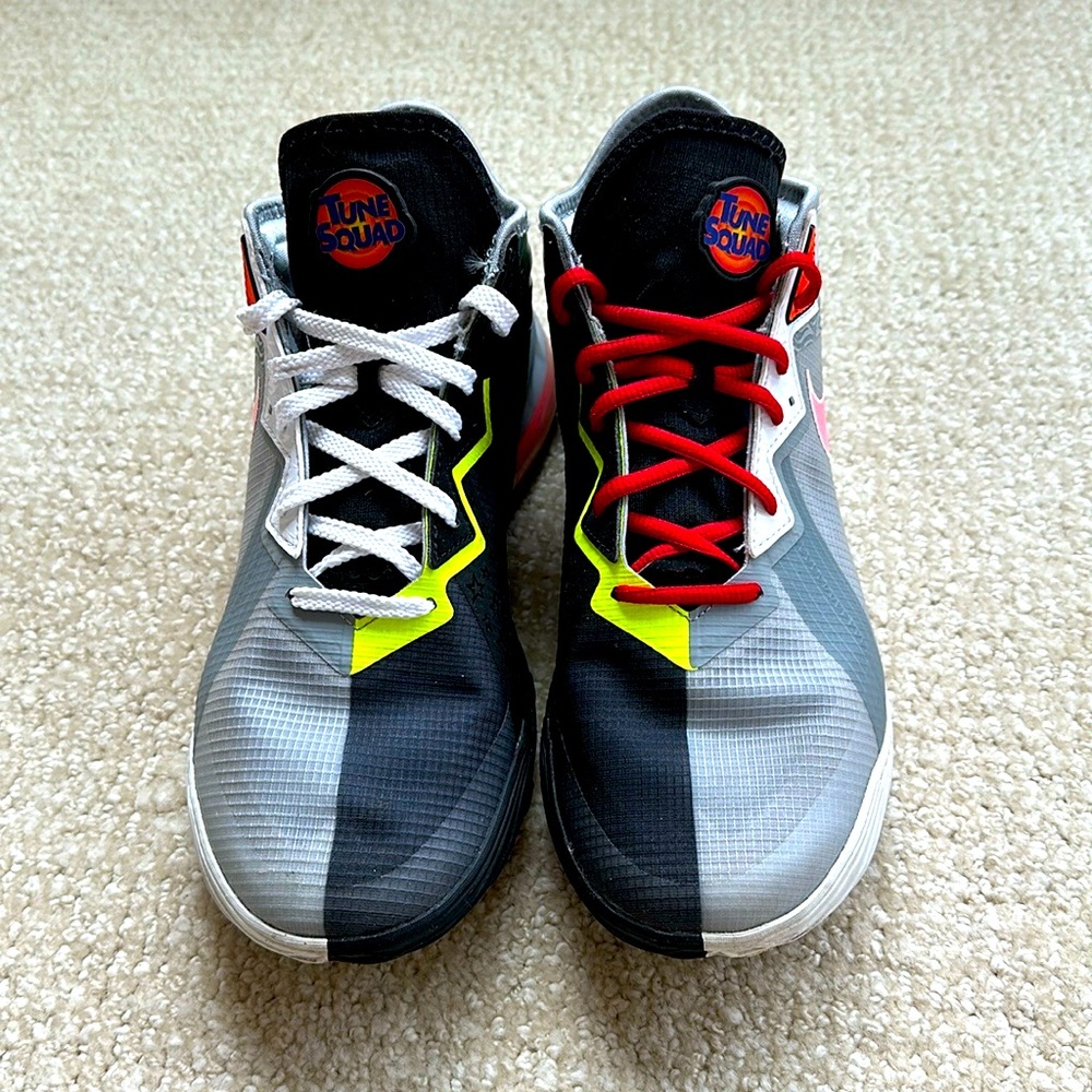 Nike LeBron 18 Bugs vs Marvin Space Jam